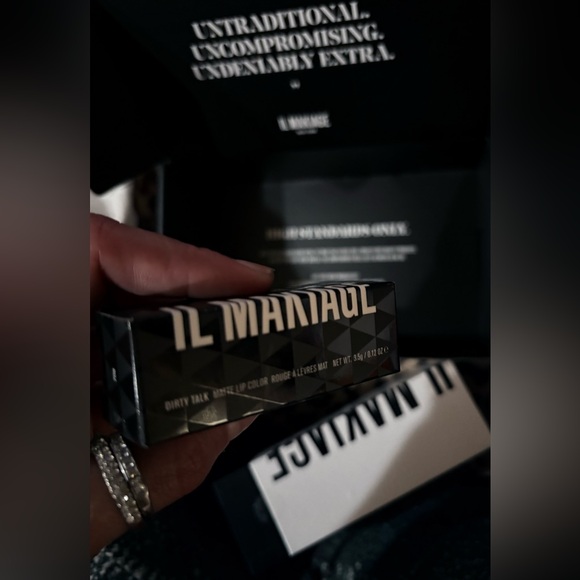 IL MAKIAGE MAKEUP FOUNDATION AND LIP STICK - Picture 7 of 14